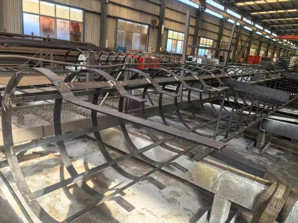 Thang thép công nghiệp để truy cập theo chiều dọc